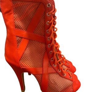 NWOT BURJU RED ANKLE BOOTS SIZE 5